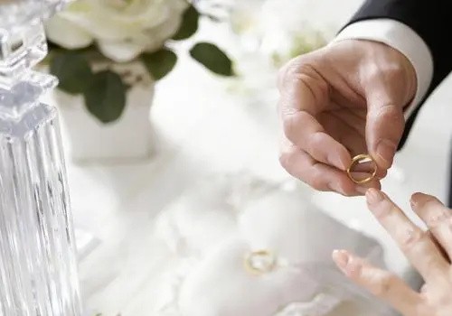 成都市调查公司：欠债离婚净身出户房产如何处理